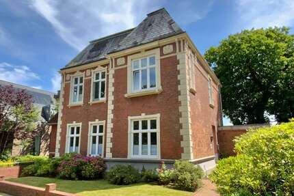 Haus Husum - 12 Zimmer, 350 m&sup2;, 830.000&euro; | Angebot:21392966