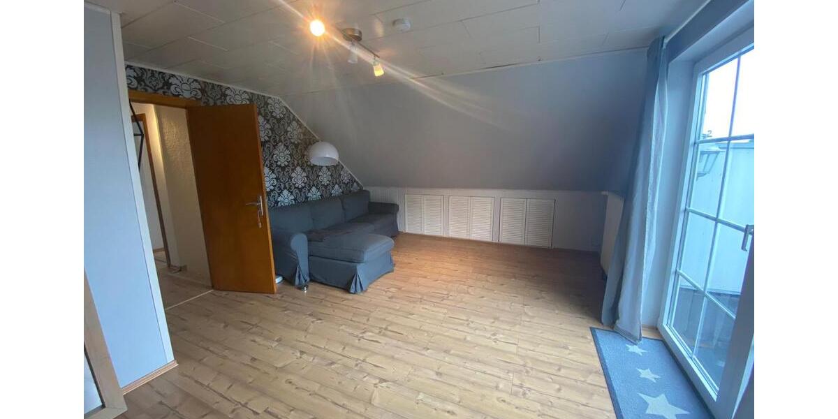 Dachgeschoßwohnung Pahlen - 3 Zimmer, 65 m&sup2;, 650&euro; | Angebot:25980685