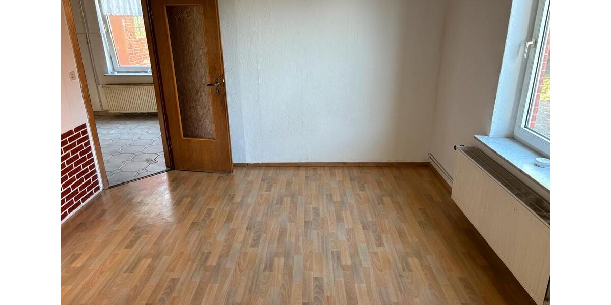 Einfamilienhaus Bredstedt - 4 Zimmer, 100 m&sup2;, 165.000&euro; | Angebot:26738903