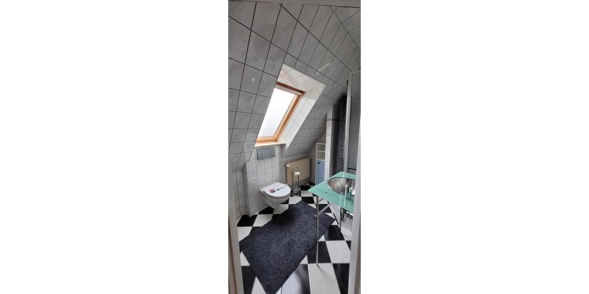 Etagenwohnung Linden - 5 Zimmer, 100 m&sup2;, 1.500&euro; | Angebot:26038560