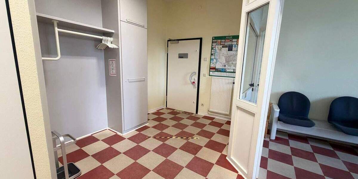 Gewerbeobjekt Husum - 1 Zimmer, 209 m&sup2;, 1.400&euro; | Angebot:25748693