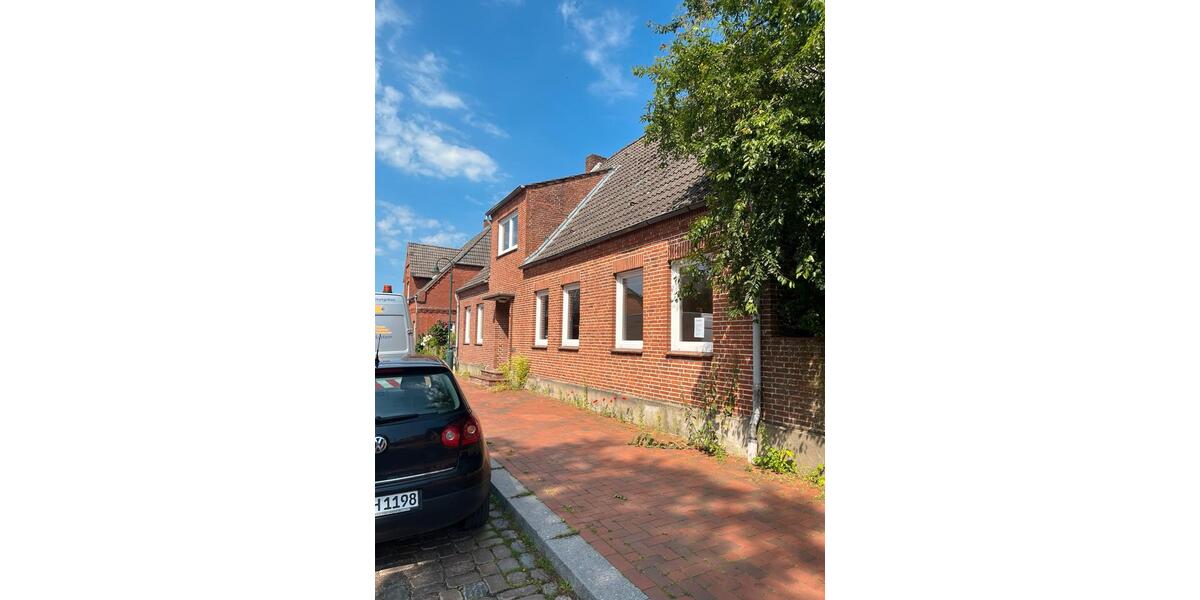 Einfamilienhaus Schwabstedt - 8 Zimmer, 200 m&sup2;, 270.000&euro; | Angebot:26946645