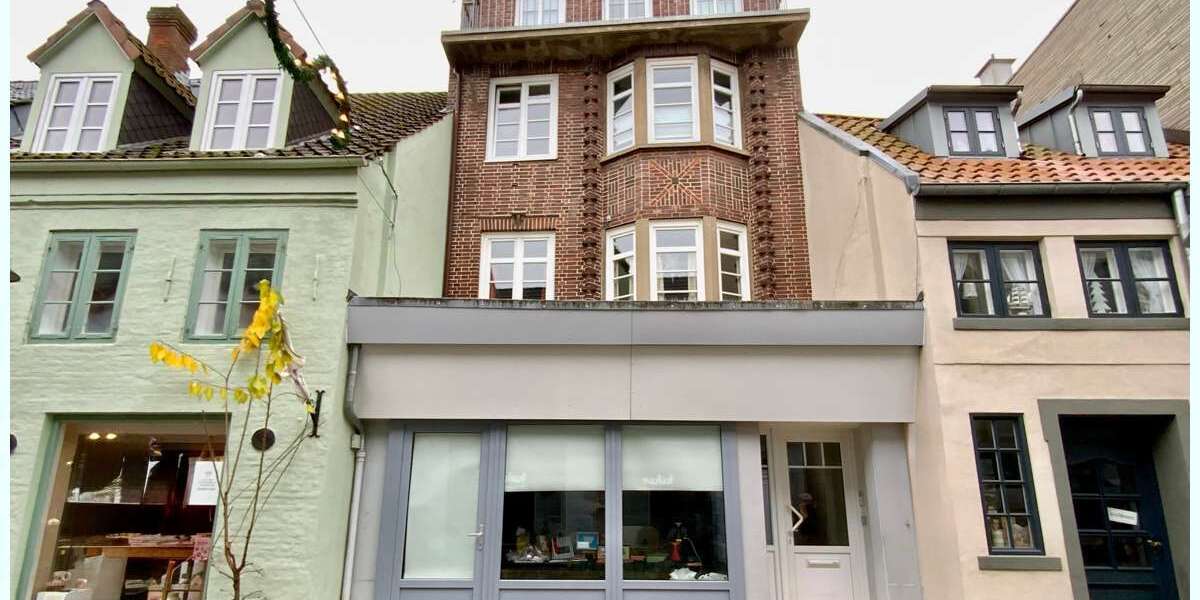 Einfamilienhaus Husum - 7 Zimmer, 252 m&sup2;, 450.000&euro; | Angebot:24221133