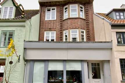 Haus Husum - 7 Zimmer, 252 m&sup2;, 450.000&euro; | Angebot:24221133