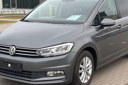 VW Touran 162.600 km 15.900 &euro; Husum 25813