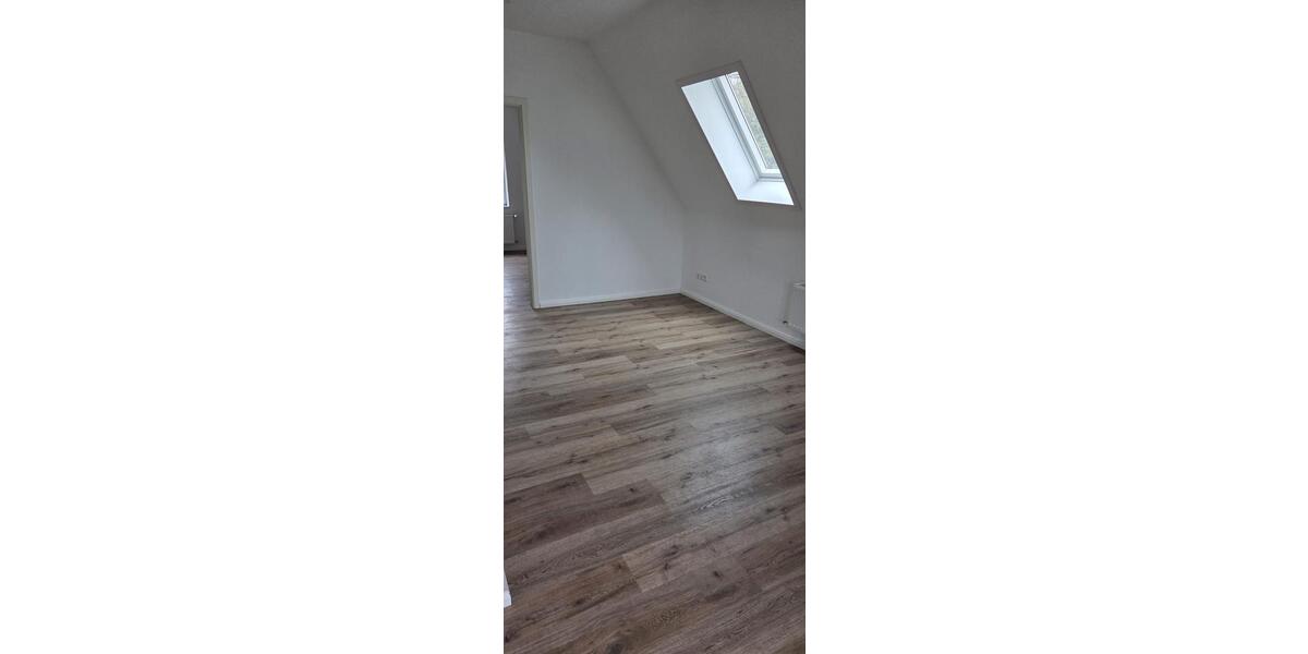 Dachgeschoßwohnung Pahlen - 2.5 Zimmer, 57 m&sup2;, 650&euro; | Angebot:25980674