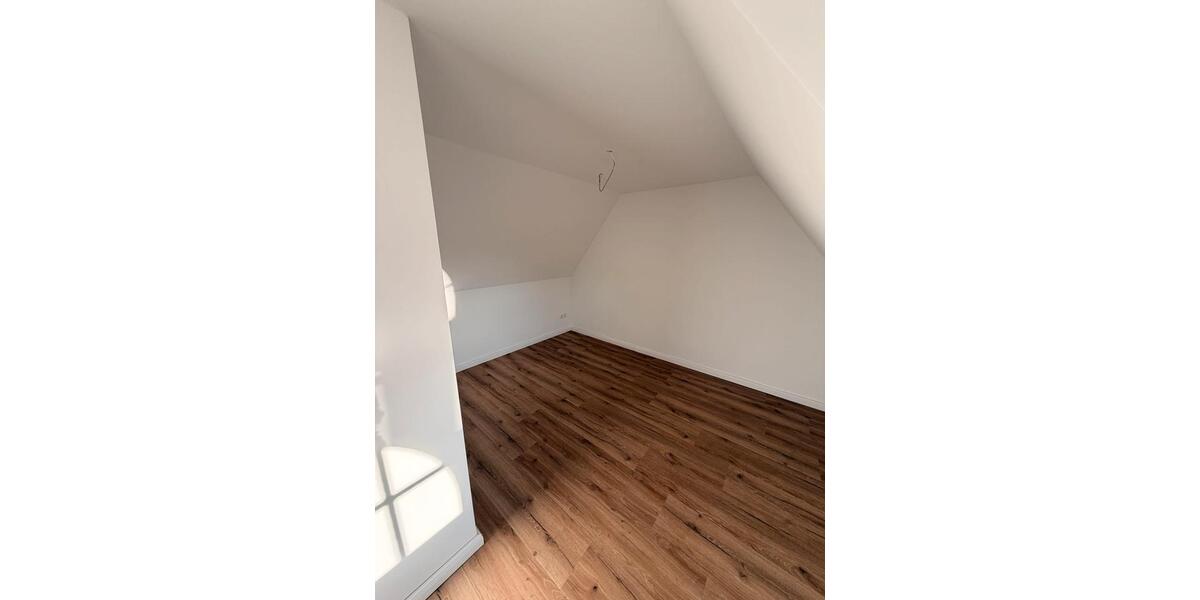 Etagenwohnung Bredstedt - 3 Zimmer, 75 m&sup2;, 1.350&euro; | Angebot:25100649
