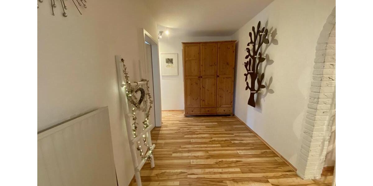 Etagenwohnung Hennstedt - 5 Zimmer, 100 m&sup2;, 1.200&euro; | Angebot:25380672