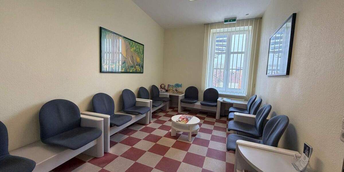 Gewerbeobjekt Husum - 1 Zimmer, 209 m&sup2;, 1.400&euro; | Angebot:25748693