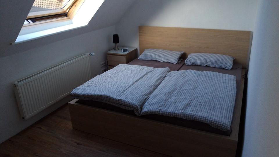 Dachgeschoßwohnung Tating - 3 Zimmer, 87 m&sup2;, 950&euro; | Angebot:26072151
