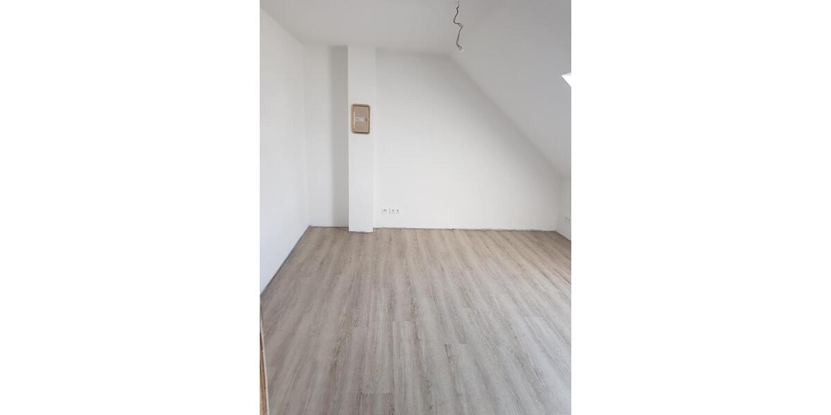 Dachgeschoßwohnung Bredstedt - 3 Zimmer, 94 m&sup2;, 700&euro; | Angebot:26538104