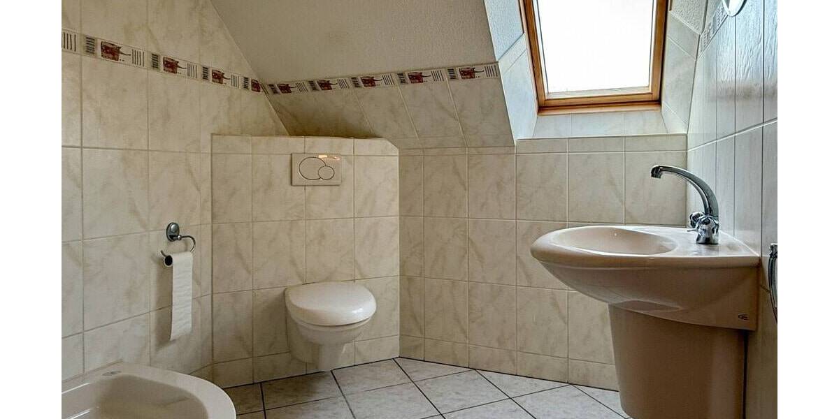 Mehrfamilienhaus, Wohnhaus Rantrum - 9 Zimmer, 242 m&sup2;, 319.000&euro; | Angebot:25984254