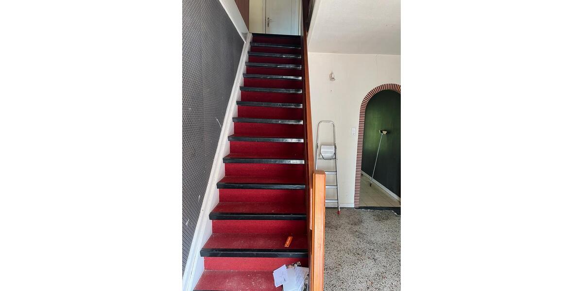 Einfamilienhaus Schwabstedt - 8 Zimmer, 200 m&sup2;, 270.000&euro; | Angebot:26977125