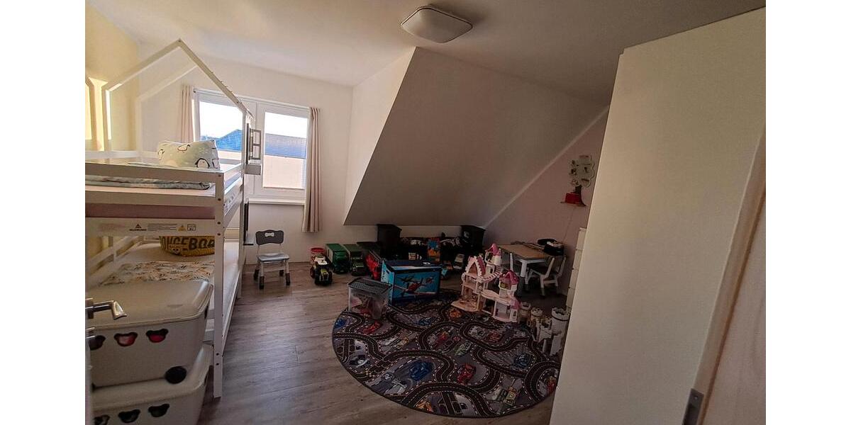 Doppelhaushälfte Langenhorn - 5 Zimmer, 140 m&sup2;, 1.500&euro; | Angebot:25978872