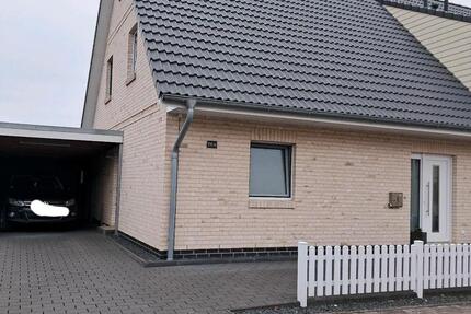 Haus Langenhorn - 5 Zimmer, 140 m&sup2;, 1.500&euro; | Angebot:25978872