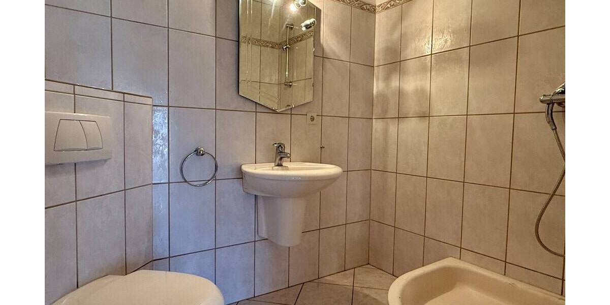 Mehrfamilienhaus, Wohnhaus Rantrum - 9 Zimmer, 242 m&sup2;, 319.000&euro; | Angebot:25984254