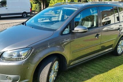 VW Touran 234.800 km 7.900 &euro; Rantrum 25873