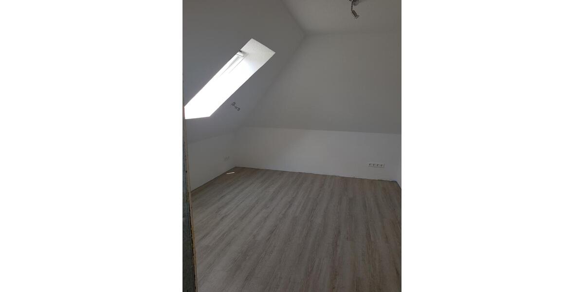 Dachgeschoßwohnung Bredstedt - 3 Zimmer, 94 m&sup2;, 700&euro; | Angebot:26538104