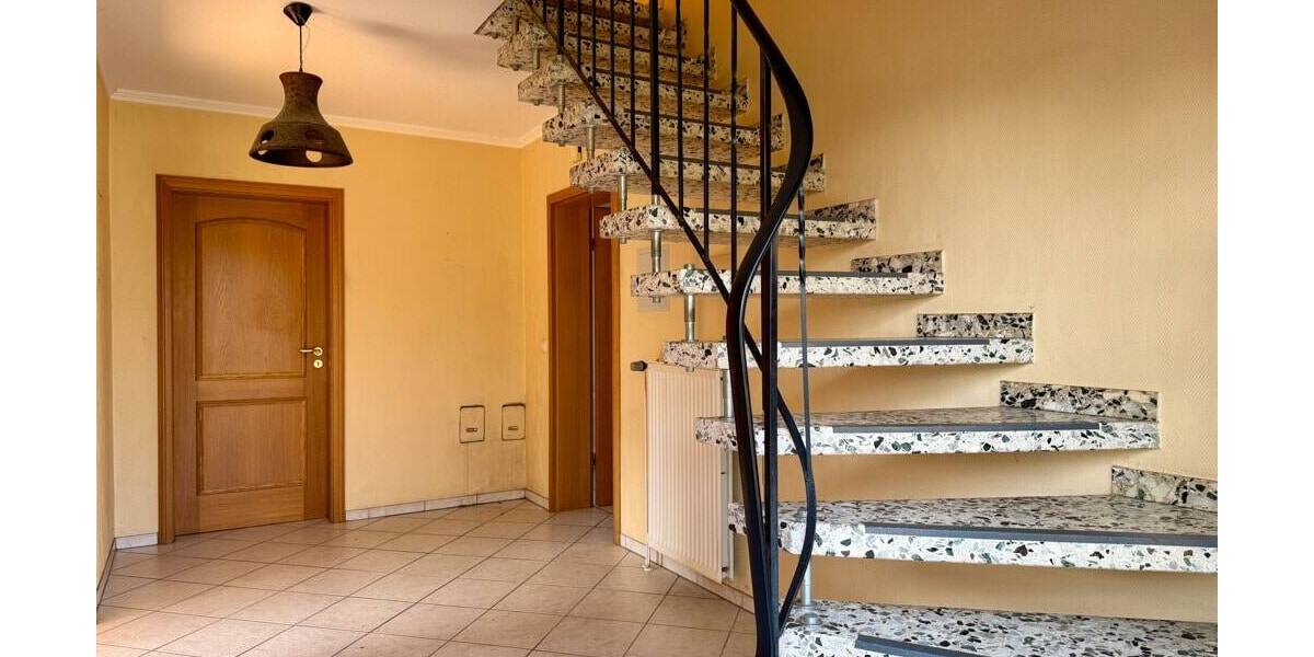 Mehrfamilienhaus, Wohnhaus Rantrum - 9 Zimmer, 242 m&sup2;, 319.000&euro; | Angebot:25984254