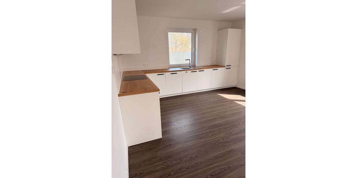 Erdgeschoßwohnung Lunden - 4 Zimmer, 121 m&sup2;, 1.250&euro; | Angebot:26296724