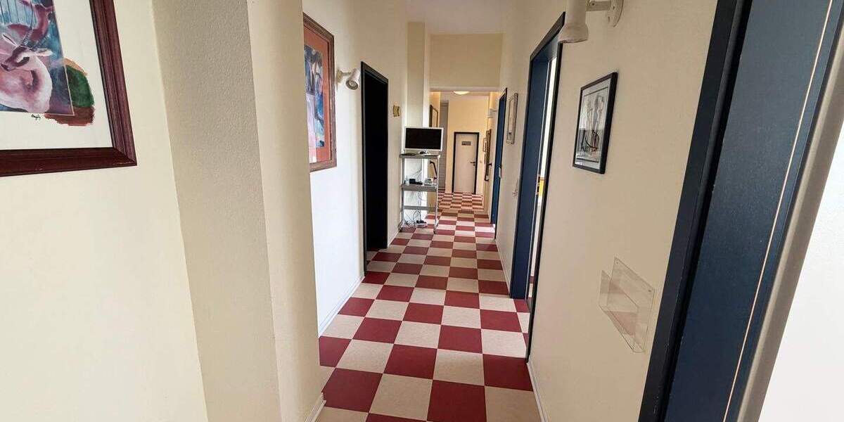 Gewerbeobjekt Husum - 1 Zimmer, 209 m&sup2;, 1.400&euro; | Angebot:25748693