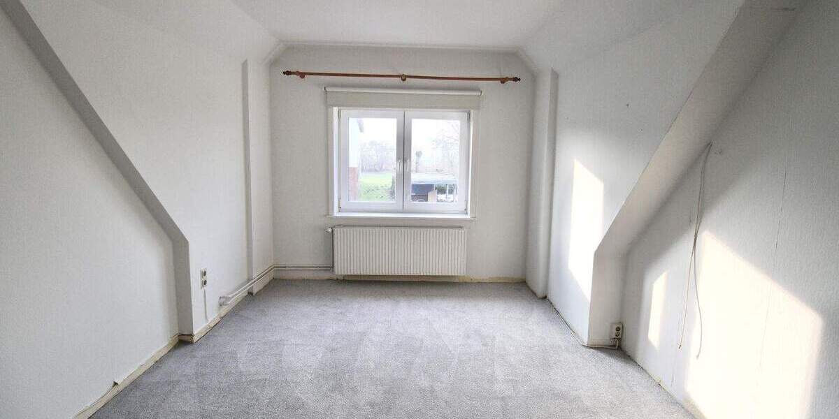 Doppelhaushälfte Sönnebüll - 7 Zimmer, 210 m&sup2;, 310.000&euro; | Angebot:25822647