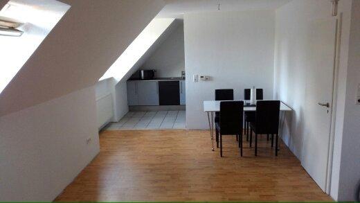 Dachgeschoßwohnung Tating - 3 Zimmer, 87 m&sup2;, 950&euro; | Angebot:26072151