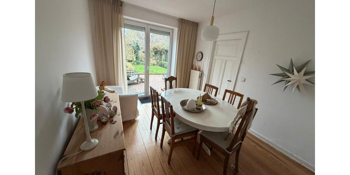 Reihenhaus Husum - 8 Zimmer, 160 m&sup2;, 1.550&euro; | Angebot:25988687