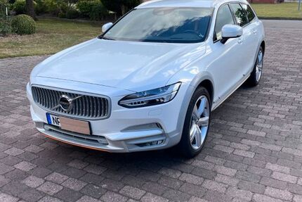 Volvo V90 Cross Country 138.000 km 28.500 &euro; Langenhorn 25842